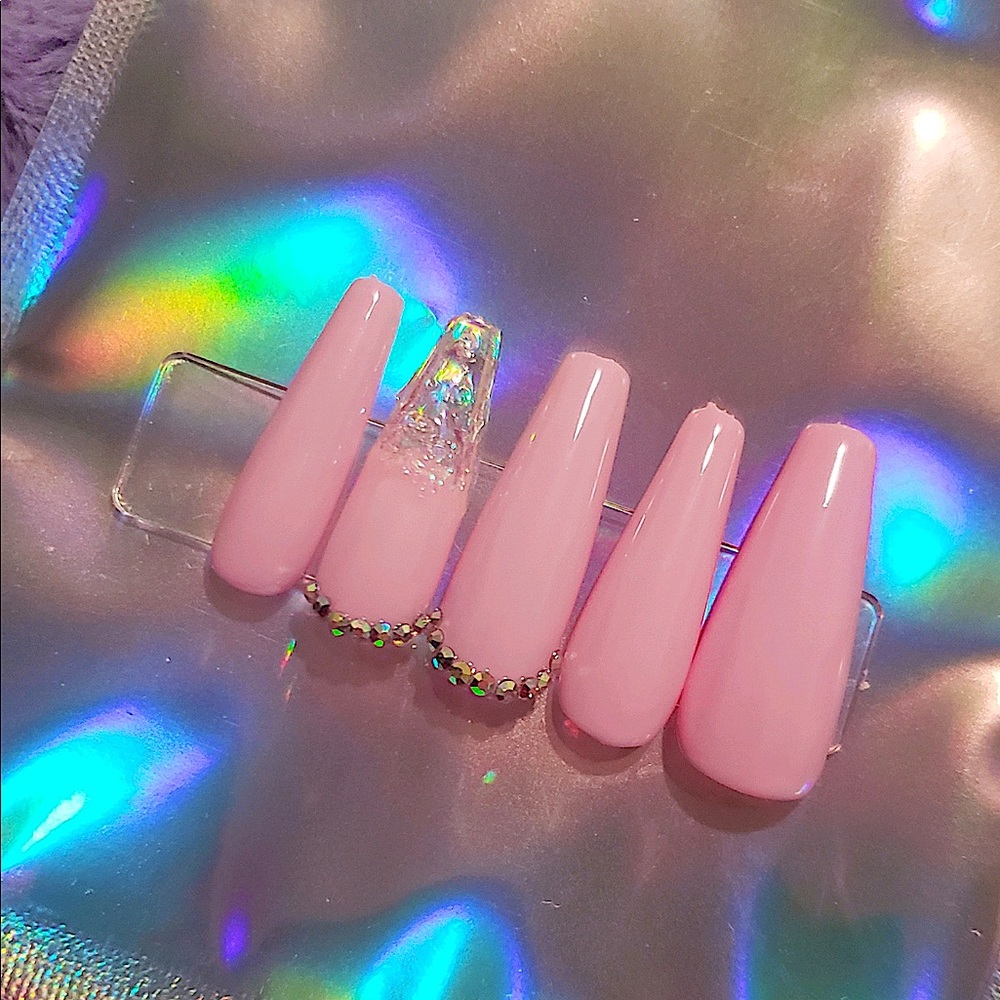 BUY ONE GET ONE FREE❗️Pink Rhinestone PressOns 💖 - Picture 4 of 4